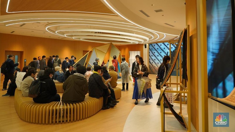 World Expo 2025 Osaka resmi dibuka untuk umum pada Minggu (13/4). Sejak hari pertama, Paviliun Indonesia langsung diserbu lebih dari 5.000 pengunjung yang antusias ingin mengenal Indonesia lebih dekat. (CNBC Indonesia/Angga Yosua)