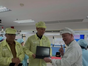 AHY Kunjungi Pabrik Ponsel-Laptop di Riau yang Serap 7.000 Pekerja