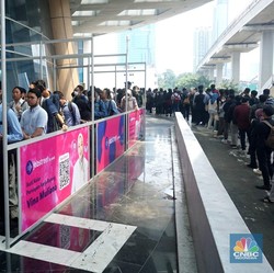 Nasib Korban PHK, Umur 50 Masih Antre Cari Kerja di Job Fair