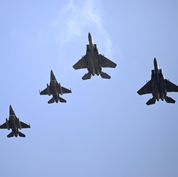 Bombardir Yaman, Jet Tempur AS Rp 1,1 T Jatuh di Laut Merah