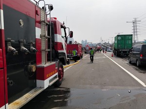 Ternyata Ini Pemicu Sampah Terbakar di Jakut hingga Asap Ganggu Lalin di Tol