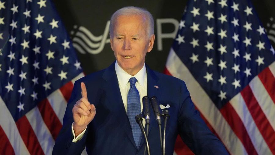 Mantan Presiden AS Joe Biden berbicara di konferensi Advokat, Konselor, dan Perwakilan untuk Penyandang Disabilitas di Chicago, Selasa, 15 April 2025. (AP Photo/Nam Y. Huh)