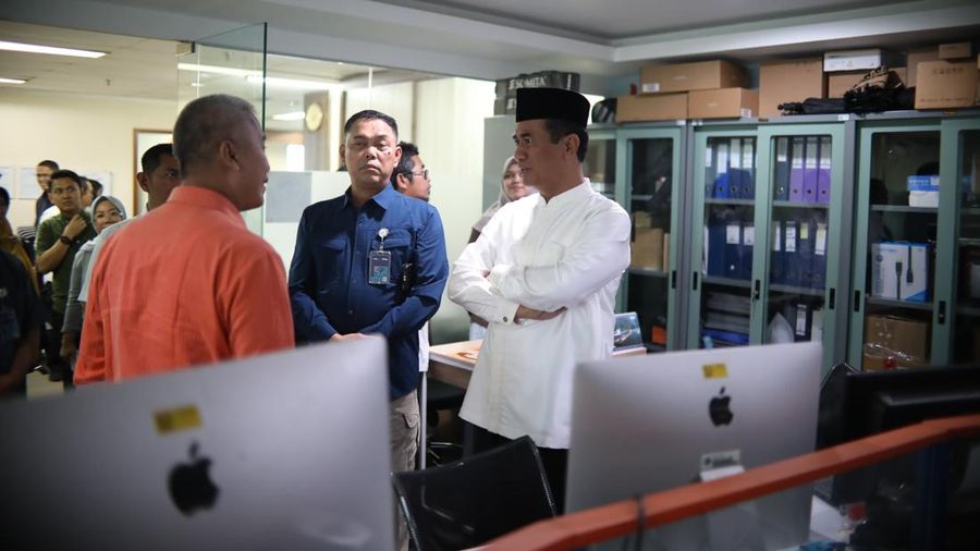 Menteri Pertanian (Mentan) Andi Amran Sulaiman melakukan inspeksi mendadak (sidak) ke kantor Bulog dan PT Pupuk Indonesia Holding Company (PIHC). (Dok. Humas Kementan)