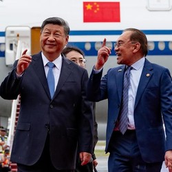 Potret Mesra Xi Jinping & Anwar Ibrahim, Saling Tatap-Saling Tunjuk