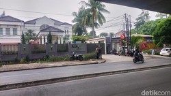 Suasana Terkini Rumah Duka Hotma Sitompoel yang Hari Ini Berpulang