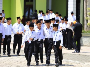 Cita-cita Andi Mambrasar Jauh-jauh dari Papua Nyantri di Pondok Gontor