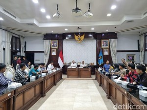 Walkot Eri Akan Temani 31 Eks Karyawan Ijazahnya Ditahan Lapor ke Polisi