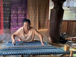 Klaster Tenun Binaan BRI Buka Jalan untuk Kesejahteraan Perempuan