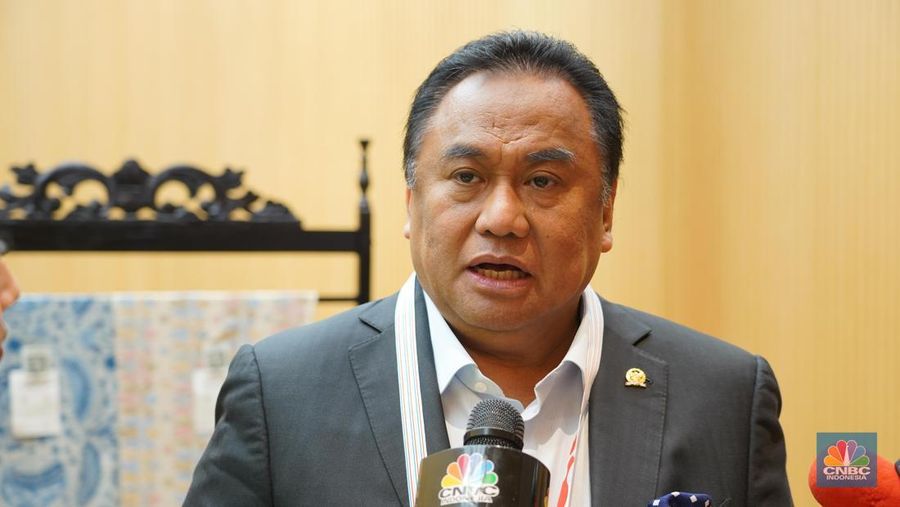 Anggota Komisi VI DPR Fraksi Partai NasDem, Rachmat Gobel menyampaikan paparan saat di World Expo 2025 Osaka, Jepang, Rabu (16/4/2025). (CNBC Indonesia/Angga Yosua)