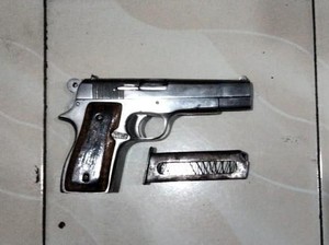 Simpan Senpi Ilegal di Rumah, WNA Iran Diciduk Polisi