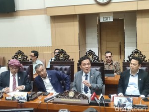 DPR Bersidang 25 Hari Kerja, Komisi III Tunda Dulu Bahas RKUHAP