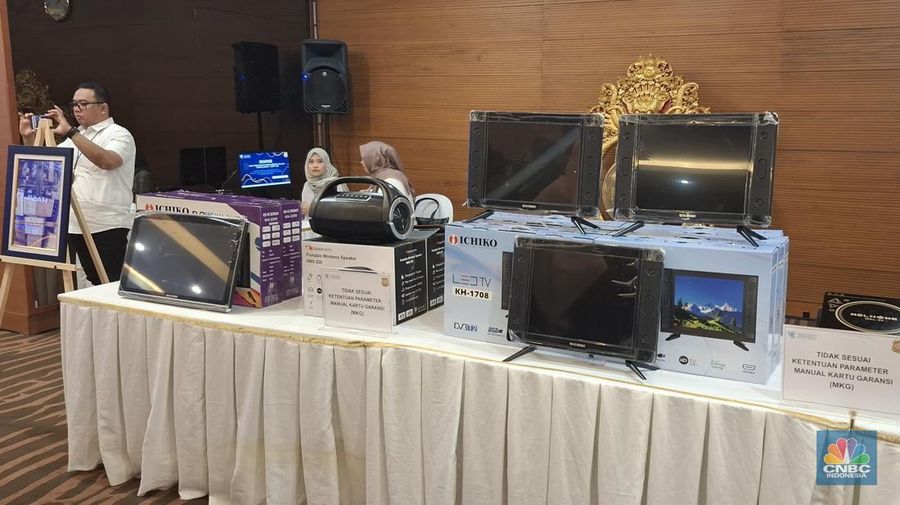 LED impor ini mulus tapi tak bisa dijual dan ditegah Menteri Perdagangan Budi Santoso. (Srealm Indonesia/Chandra Dwi)