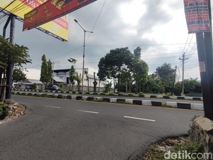 Truk Nyangkut Jadi Biang Kerok Kemacetan di Ring Road Barat Sleman Pagi Tadi