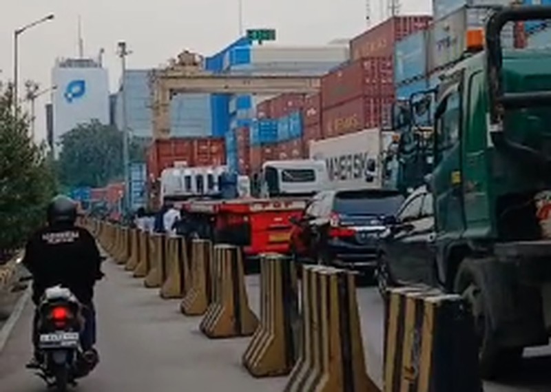 Macet di kawasan Tanjung Priok, Jakarta Utara, Kamis (17/4/2025). (Dok. Istimewa) Macet di kawasan Tanjung Priok, Jakarta Utara, Kamis (17/4/2025). (Dok. Istimewa)