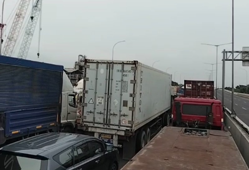 Macet di kawasan Tanjung Priok, Jakarta Utara, Kamis (17/4/2025). (Dok. Istimewa) Macet di kawasan Tanjung Priok, Jakarta Utara, Kamis (17/4/2025). (Dok. Istimewa)