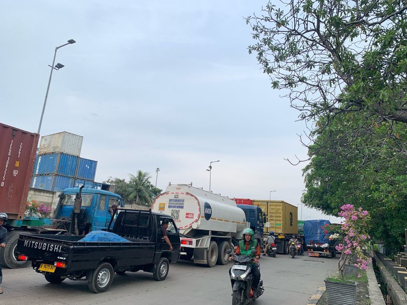 Macet di kawasan Tanjung Priok, Jakarta Utara, Kamis (17/4/2025). (Dok. Istimewa) Macet di kawasan Tanjung Priok, Jakarta Utara, Kamis (17/4/2025). (Dok. Istimewa)