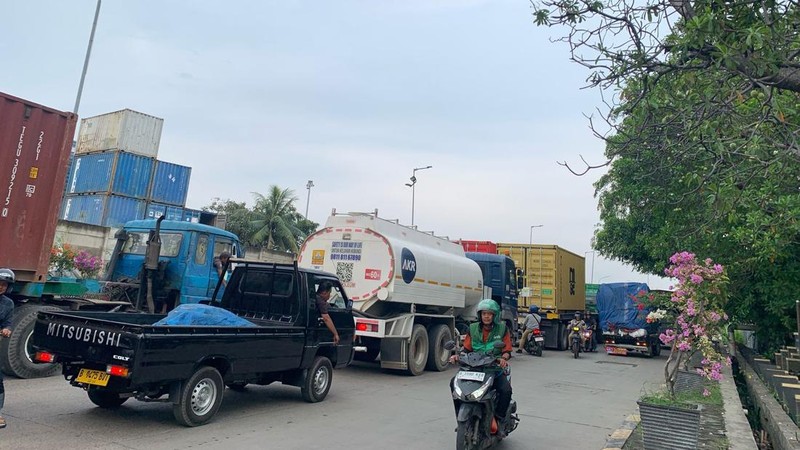 Macet di kawasan Tanjung Priok, Jakarta Utara, Kamis (17/4/2025). (Dok. Istimewa)