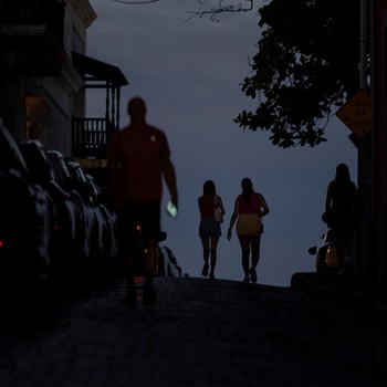 Bak 'Kota Hantu', Negara Ini Mati Lampu Total Satu Pulau