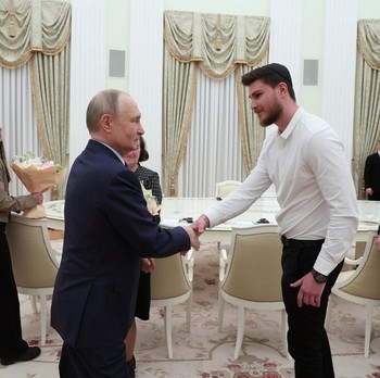 Putin Turun Gunung! Temui Warga Rusia-Israel Eks Sandera di Gaza