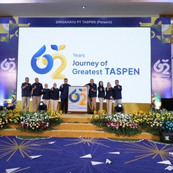 Hut ke-62 Tahun, TASPEN Bagikan Kursi Roda ke Peserta Pensiun