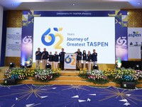 Hut ke-62 Tahun, TASPEN Bagikan Kursi Roda ke Peserta Pensiun