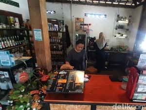 Modal Kredit Bank, Pria Pati Sukses Rintis Kedai Kopi Bernuansa Tempo Dulu