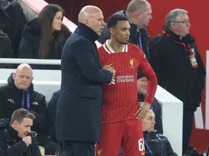 Salah dan Van Dijk Lanjut di Liverpool, Lalu Trent Bagaimana?