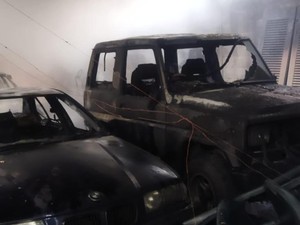 7 Mobil Mewah Milik Eks Anggota DPR Hangus Terbakar di Garasi Rumah Surabaya