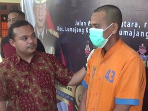 Tampang Guru Honorer di Lumajang yang Pamer Kelamin Saat VC Muridnya