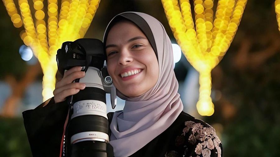 Jurnalis foto Palestina, Fatima Hassona. (X/@IFJGlobal)