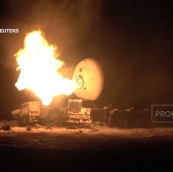 Video: Trump Ngamuk! Pelabuhan BBM di Yaman Porak Poranda Dibombardir