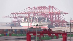 Video: Trump Pasang Tarif Tinggi ke Kapal-kapal China