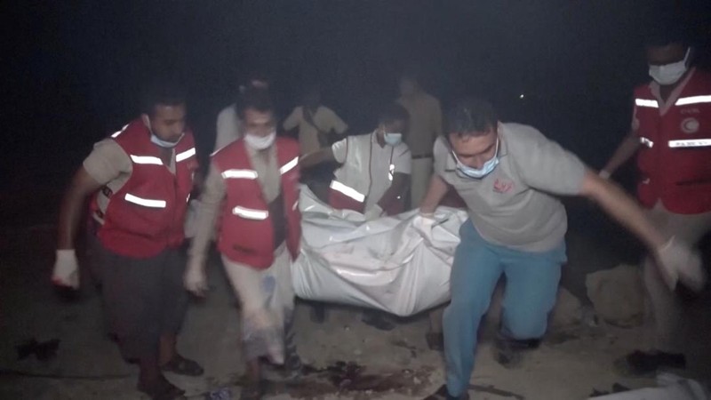 Amerika Serikat kembali melancarkan serangan udara ke Yaman dengan menyasar pelabuhan bahan bakar Ras Isa di wilayah barat pada Kamis (17/4), menewaskan sedikitnya 38 orang dan melukai 102 lainnya. (Tangkapan Layar Video Reuters/AL-MASIRAH TV)