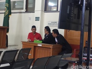 Ahmad Rusli Ngamuk di PN Palembang Usai Divonis 5 Tahun Penjara