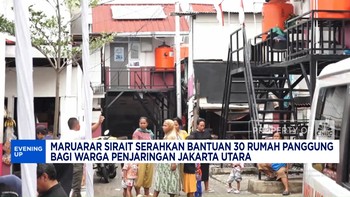Video: Maruarar Sirait Serahkan Bantuan 30 Rumah Panggung