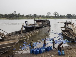 Kapal Angkut Bahan Bakar Terbakar di Sungai Kongo, 143 Orang Tewas
