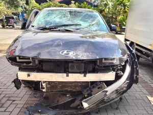 Puluhan Motor Parkir Porak-poranda Buntut Diseruduk Ioniq 5 di Jakut