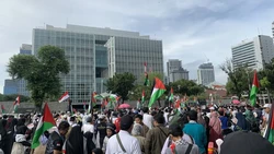 Video: Massa Gelar Aksi Bela Palestina di Depan Kedubes Amerika