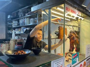 Resto 9 Cabang Bangkrut hingga Menang Lotre Jadi Penjual Babi Panggang