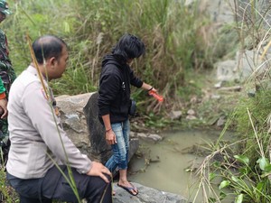 Wanita Tewas Tertimpa Batu di Tebing Gunung Putri Bogor