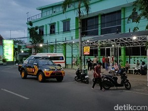 Detik-detik Ngeri Pria Tabrakkan Diri Terekam Ponsel Komunitas Pecinta KA