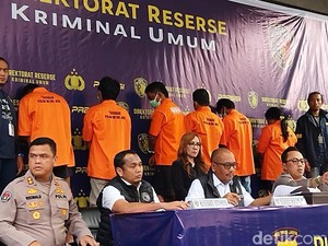 Ormas Gagah-gagahan Bakar Mobil Polisi di Depok Kini Berbaju Tahanan