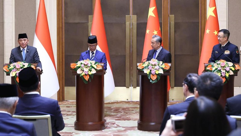 Menteri Pertahanan Republik Indonesia Sjafrie Sjamsoeddin menghadiri Pertemuan Pertama 2+2 Republik Indonesia (RI) – Republik Rakyat Tiongkok (RRT) yang mempertemukan Menteri Luar Negeri dan Menteri Pertahanan dari kedua negara, bertempat di Beijing, RRT, pada Senin (21/4/2025).  (Dok Kemenhan)