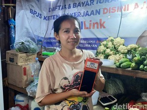 Agen BRILink Jadi Jaring Pengaman Nuryati di Tengah Tantangan Ekonomi