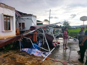 Hujan-Angin Puting Beliung Terjang Taput, 20 Rumah Warga Rusak