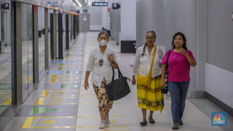 Suasana stasiun MRT Bundaran HI di Jakarta, Senin (21/4/2025). (վ/Faisal Rahman)