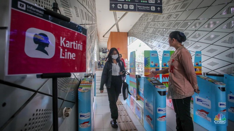 Suasana stasiun MRT Bundaran HI di Jakarta, Senin (21/4/2025). (վ/Faisal Rahman)