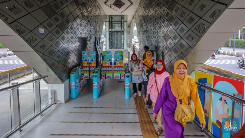 Suasana stasiun MRT Bundaran HI di Jakarta, Senin (21/4/2025). (վ/Faisal Rahman)