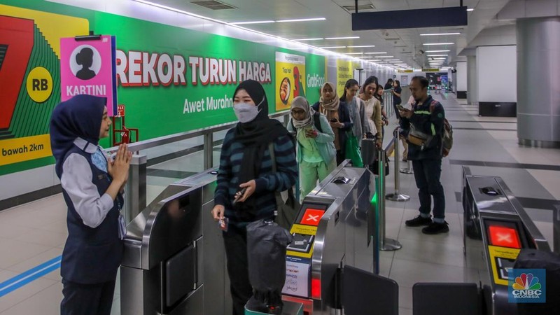 Suasana stasiun MRT Bundaran HI di Jakarta, Senin (21/4/2025). (վ/Faisal Rahman)