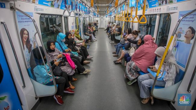 Hari Ini! PNS DKI Jakarta Wajib Naik Transportasi Umum